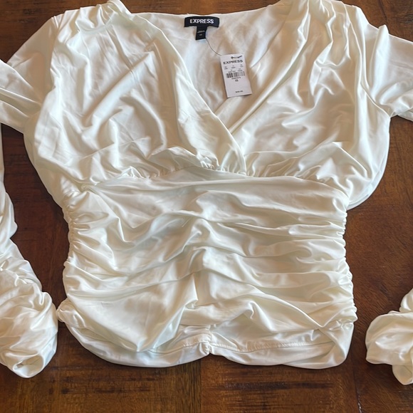Express Rouched Blouse - Picture 7 of 11